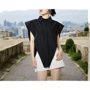 NWOT Sleeveless Open Side Button-Down Top – Black No Size Tag